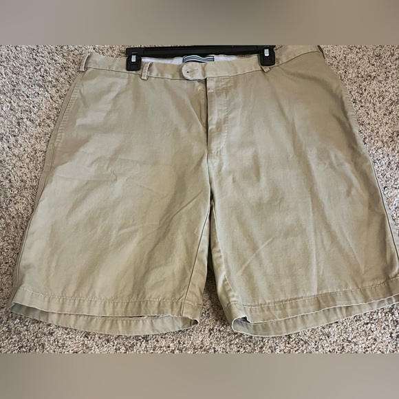 PETER MILLAR KHAKI SHORTS SZ 38 - Picture 4 of 9